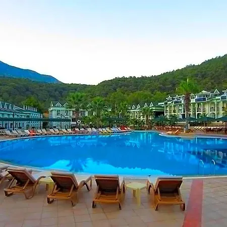 Forest Village Otel 5*