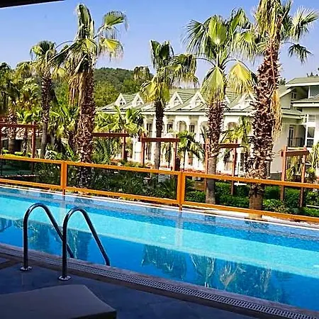 Forest Village Hotel Cedit