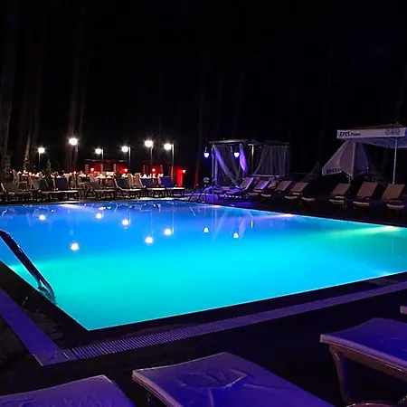 Otel Forest Village Cedit