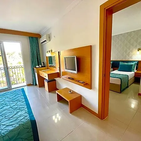 Forest Village Hotel Cedit