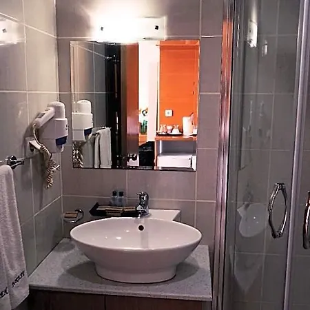 Hotel Forest Village Cedit