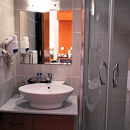 Hotel Forest Village Cedit